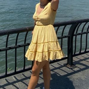 Float yellow dress